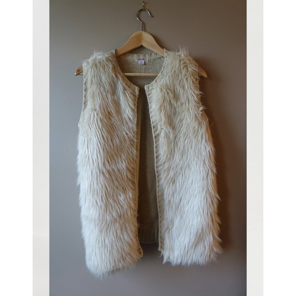 Xhilaration Cream-Tan Faux Fur Vest